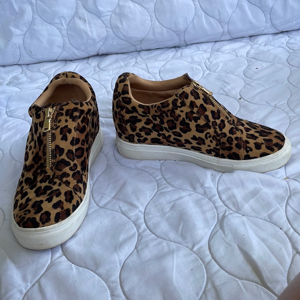 Cheetah wedged shoes